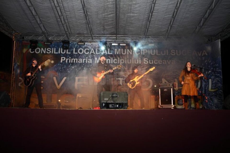Printre invitații speciali care le vor cânta sucevenilor în noaptea dintre ani se numără trupa rock Odyssey Printre invitații speciali care le vor cânta sucevenilor în noaptea dintre ani se numără trupa rock Odyssey