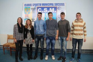 Sportivii de la CSM Suceava au fost premiați de conducerea cubului (foto jos)