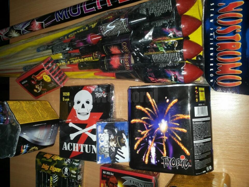 Rachete și petarde în valoare de aproape 6.000 de lei, confiscate