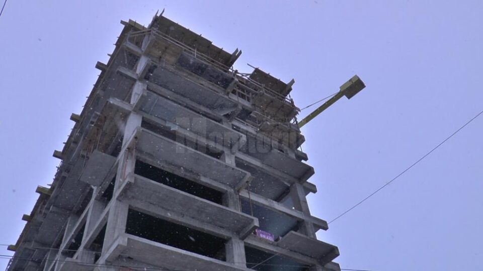 Blocul construit ilegal