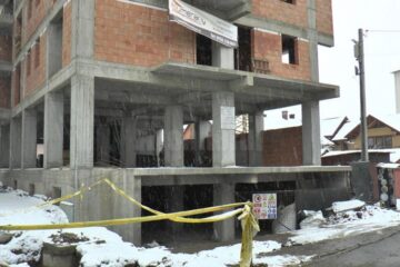 Blocul construit ilegal
