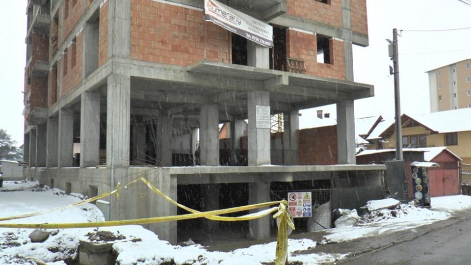 Blocul construit ilegal