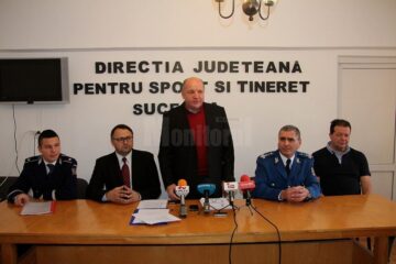 Directorul DJST Suceava, Cristinel Bărculescu, a premiat sportivii din județ care s-au remarcat în anul 2014