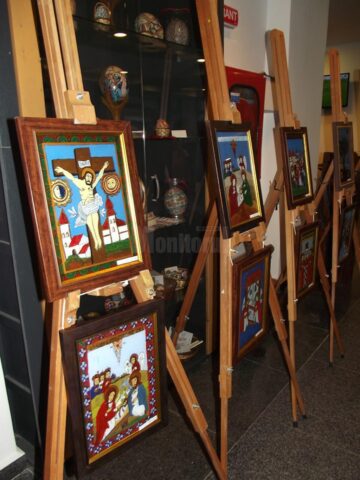 Expoziție de icoane, la Centrul pentru Susținerea Tradițiilor Bucovinene