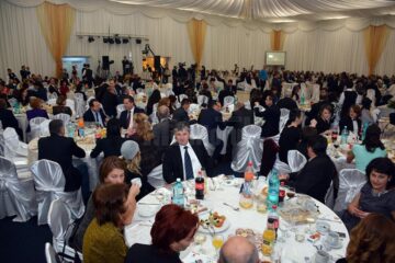 O seară magică, plină de emoție, cu 10 Oameni Mari și un Pitic. Foto: ArTiStul