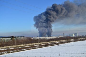 Fumul provenind de la incendiul de la Rozita