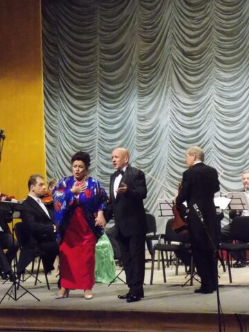 Soprana Leontina Văduva și tenorul Robert Nagy, aplaudați la scena deschisă