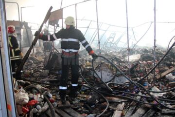 Pagube de peste două milioane de euro, în incendiul de la Rozita