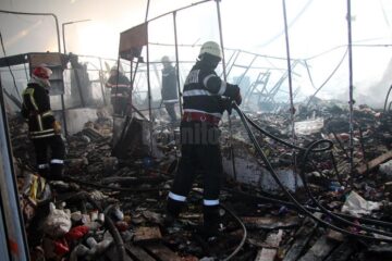 Pagube de peste două milioane de euro, în incendiul de la Rozita