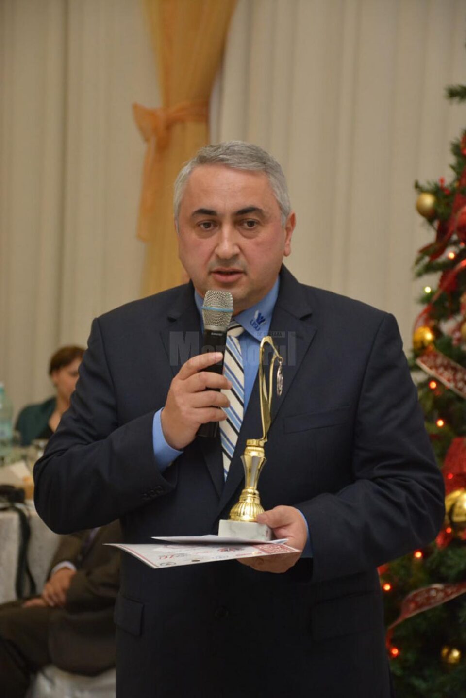 Premiul a fost înmânat rectorului instituției – prof. univ. dr. ing. Valentin Popa Premiul a fost înmânat rectorului instituției – prof. univ. dr. ing. Valentin Popa
