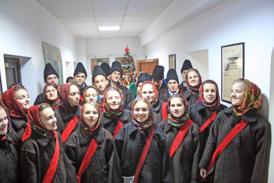 Grupul vocal tradițional al Liceului Tehnologic „Ion Nistor” Vicovu de Sus