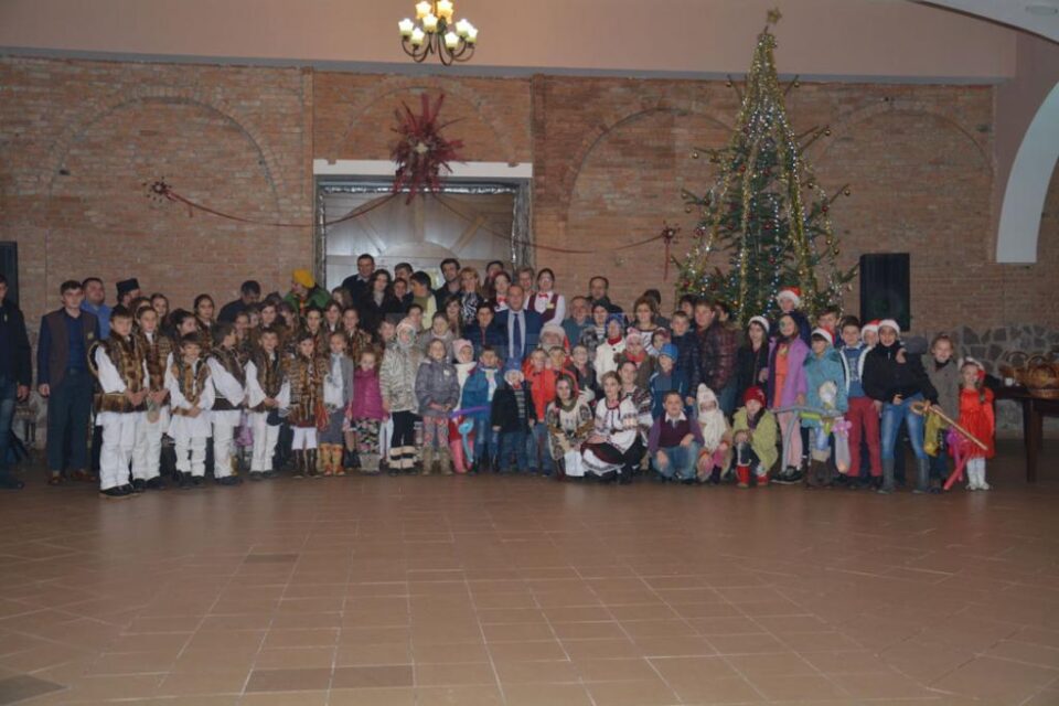50 de copii cu dizabilități din Câmpulung Moldovenesc au primit daruri de la Moș Crăciun