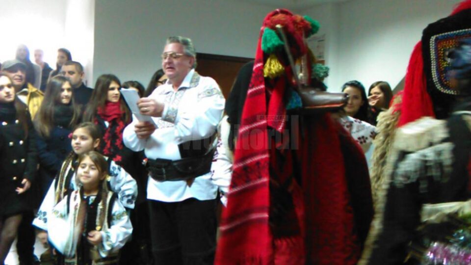 Colinde vechi, dar neuitate, au răsunat în holul Colegiului Tehnic “Alexandru Ioan Cuza” Suceava