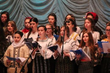 Regal de colinde, pe scena Casei de Cultură Suceava