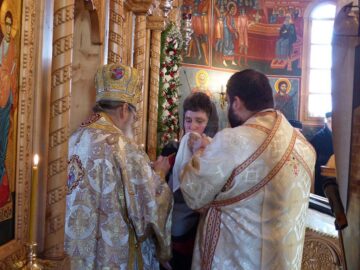 Zeci de credincioși au participat joi la Hramul Mănăstirii Voroneț, de Sfântul Cuvios Daniil Sihastrul