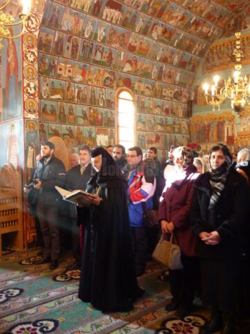 Zeci de credincioși au participat joi la Hramul Mănăstirii Voroneț, de Sfântul Cuvios Daniil Sihastrul