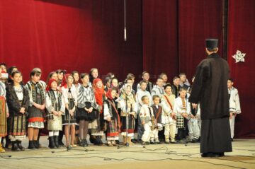 Elevii claselor a IV-a de la Școala Gimnazială Nr. 1