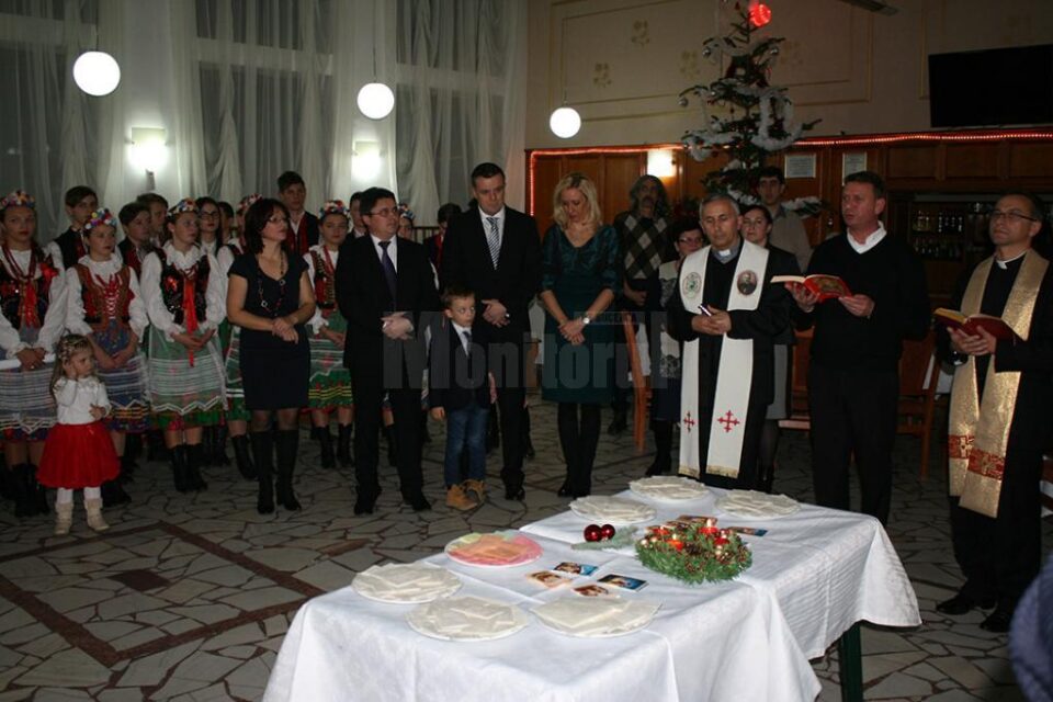 Polonezii din Suceava s-au adunat pentru a-și ura sărbători fericite