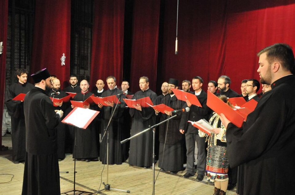 Grupul psaltic „Sfântul Ioan cel Nou”, dirijat de pr. Dan Constantin Magdalena