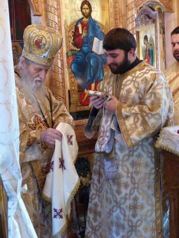 Zeci de credincioși au participat joi la Hramul Mănăstirii Voroneț, de Sfântul Cuvios Daniil Sihastrul
