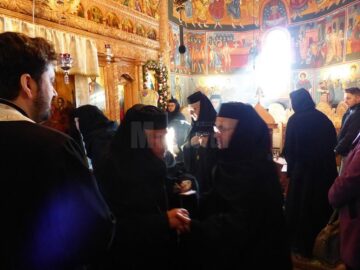 Zeci de credincioși au participat joi la Hramul Mănăstirii Voroneț, de Sfântul Cuvios Daniil Sihastrul