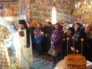 Zeci de credincioși au participat joi la Hramul Mănăstirii Voroneț, de Sfântul Cuvios Daniil Sihastrul