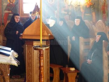 Zeci de credincioși au participat joi la Hramul Mănăstirii Voroneț, de Sfântul Cuvios Daniil Sihastrul
