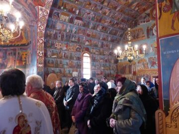 Zeci de credincioși au participat joi la Hramul Mănăstirii Voroneț, de Sfântul Cuvios Daniil Sihastrul