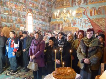 Zeci de credincioși au participat joi la Hramul Mănăstirii Voroneț, de Sfântul Cuvios Daniil Sihastrul