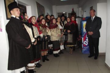 Elevi de la Școala Populară de Arte „Ion Irimescu”, cu colinda la Monitorul de Suceava