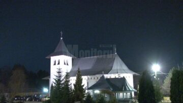 Minu Mititelu, preotul care adună sub acoperișul parohiei sale copii și oameni ai străzii
