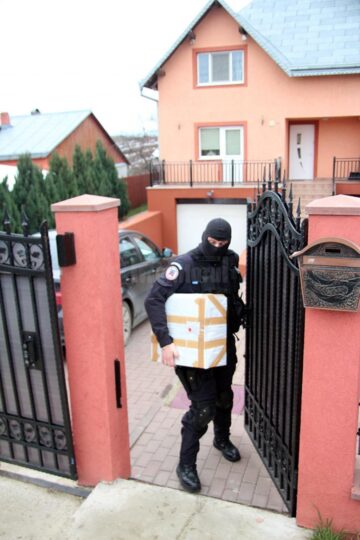 Șeful SIPI Suceava, comisarul-șef Cristian Macsim, reținut pentru favorizarea infractorului și abuz în serviciu