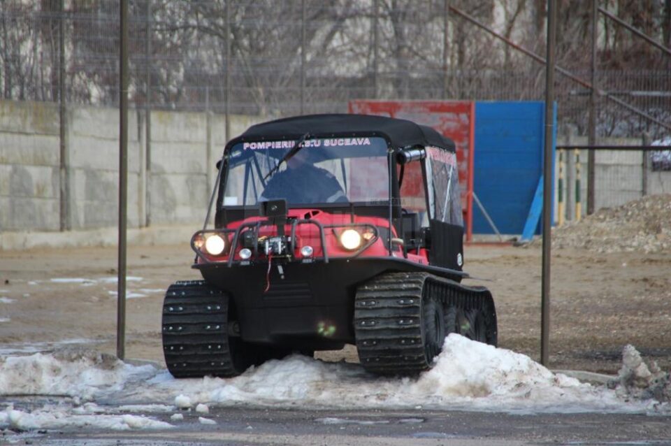 Una dintre autoșenilatele noi ale ISU Suceava