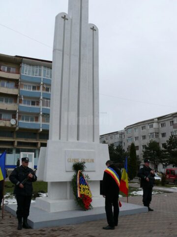 Eroii martiri ai Revoluției din 1989, comemorați la Fălticeni și Cornu Luncii