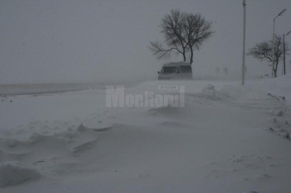 Cod galben de ninsori, până luni noapte