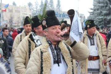 Sucevenii au admirat peste 1.500 de urători, la Festivalul de datini și obiceiuri de Anul Nou