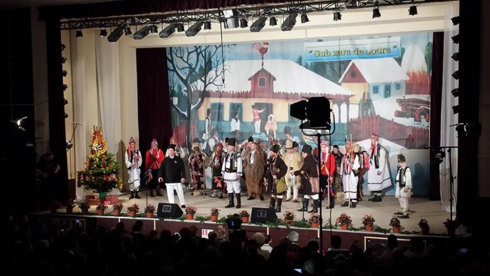 Grupuri folclorice la festivaluri din țară