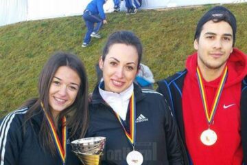 Cei trei medaliați ai CSI Vatra Dornei, Ramona Arcoș, Delia Ivaș și Dorin Velicu