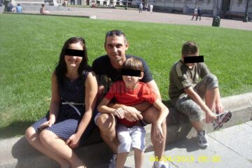Ionel Schipor, șotia și cei doi copii ai lor