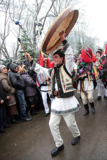Sucevenii au admirat peste 1.500 de urători, la Festivalul de datini și obiceiuri de Anul Nou