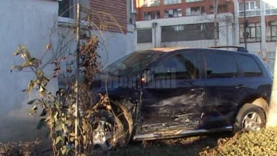 Touaregul Prefecturii a fost proiectat în balconul de la parterul unui bloc de pe strada Bistriței