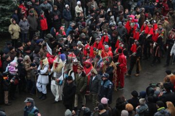 Sucevenii au admirat peste 1.500 de urători, la Festivalul de datini și obiceiuri de Anul Nou
