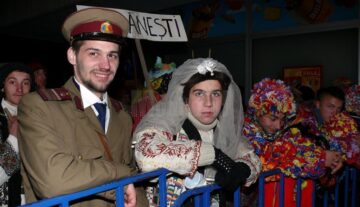 Datini și obiceiuri de iarnă, prezentate la Fălticeni