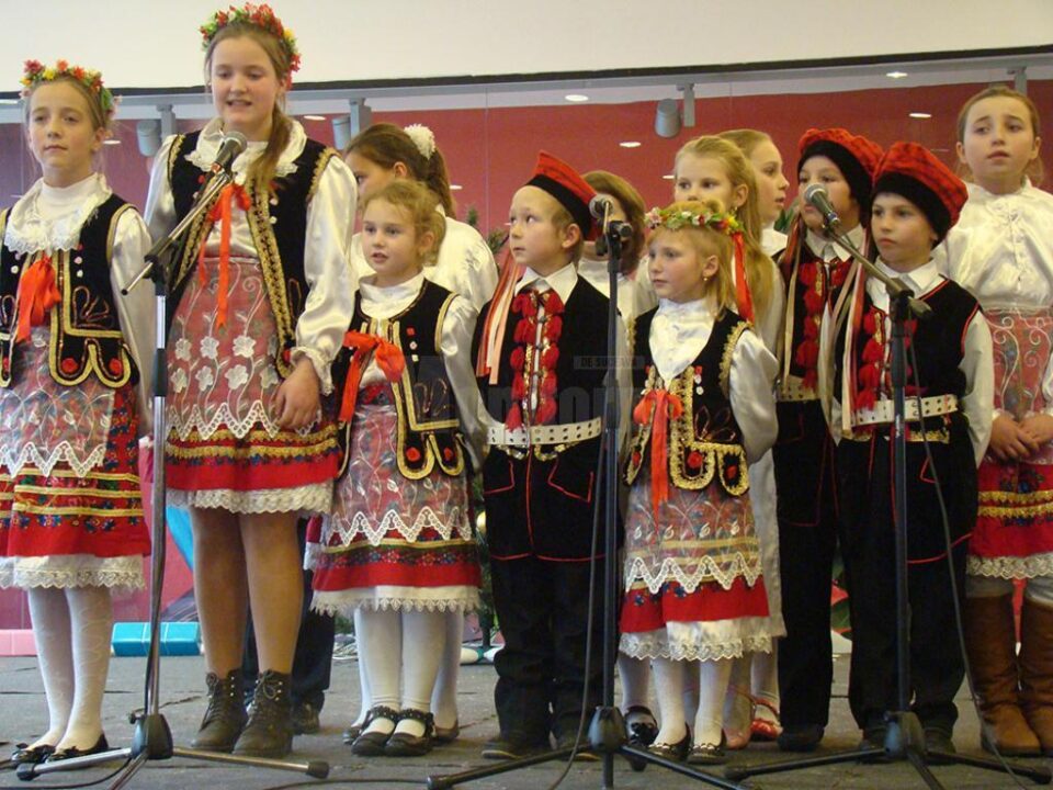 Grup de elevi de la Mușenița