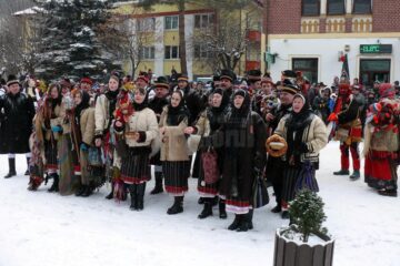 “Porniți Plugul, Feți Frumoși!”, un festival care promovează tradițiile