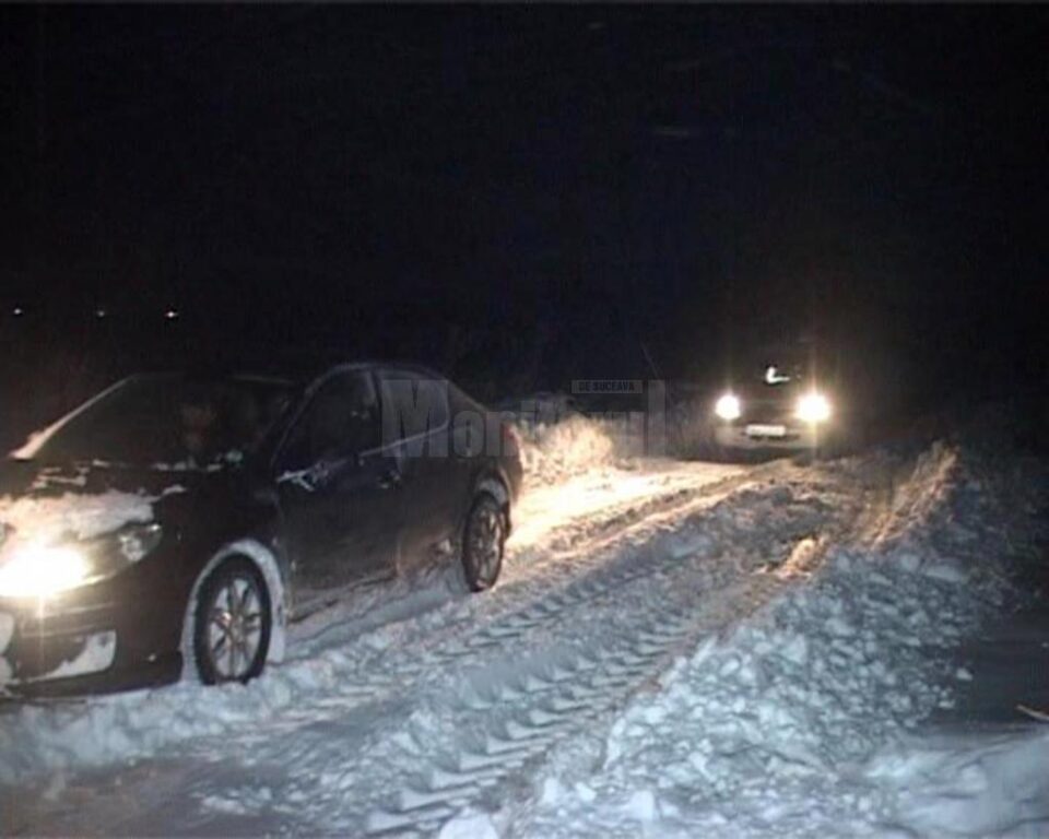 Blocați cu mașina în nămeți