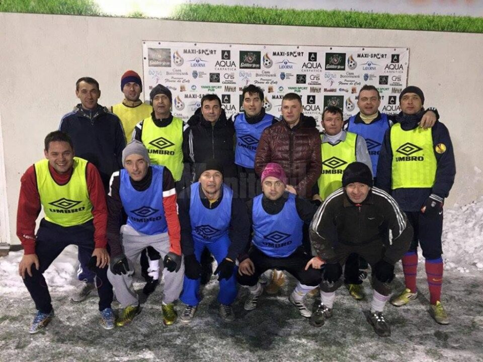 Președintele FRF, Răzvan Burleanu, s-a relaxat luni seară jucând fotbal la Baza Sportivă Yanis Sport Stadium Președintele FRF, Răzvan Burleanu, s-a relaxat luni seară jucând fotbal la Baza Sportivă Yanis Sport Stadium