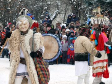 “Porniți Plugul, Feți Frumoși!”, un festival care promovează tradițiile