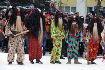 “Porniți Plugul, Feți Frumoși!”, un festival care promovează tradițiile