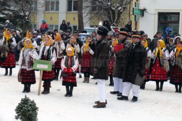 “Porniți Plugul, Feți Frumoși!”, un festival care promovează tradițiile